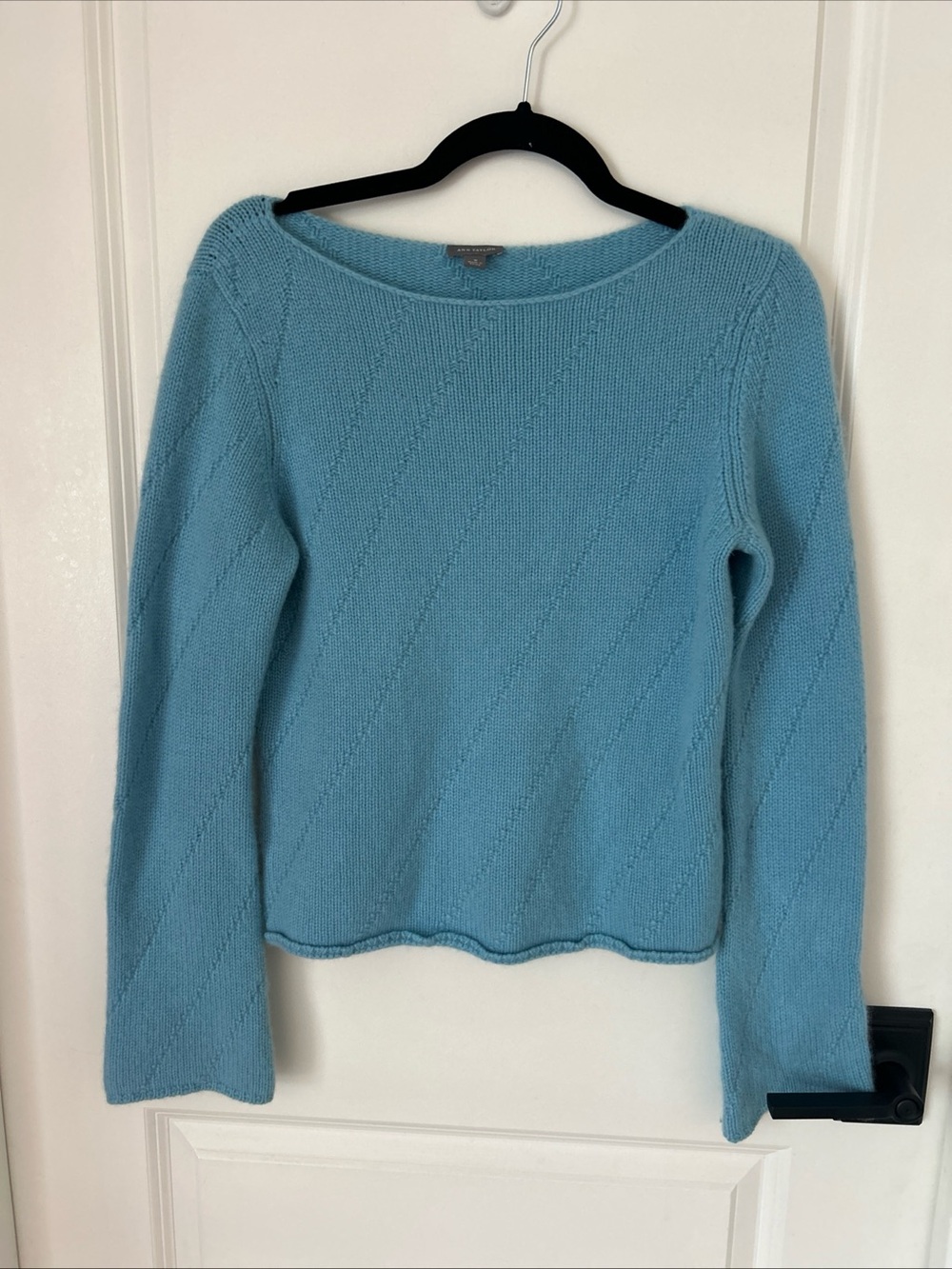 Ann Taylor Women’s Sz M Sky Blue 100% Cashmere Boatneck Pullover Sweater